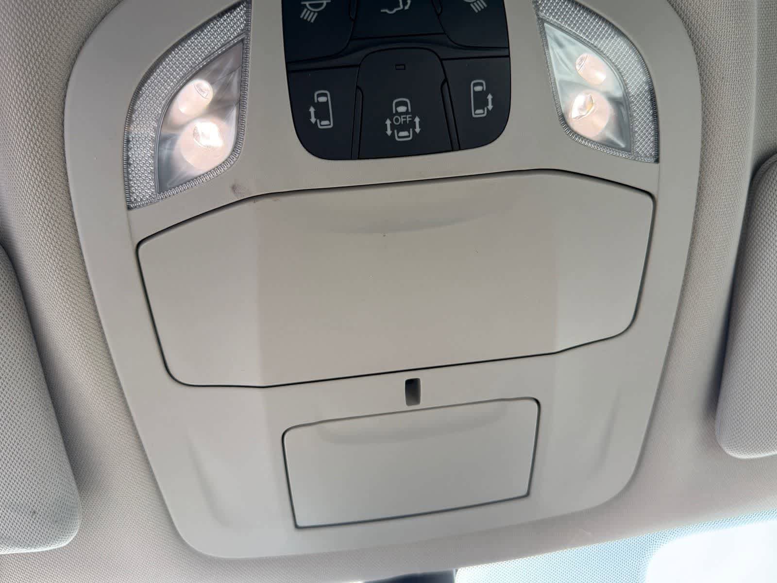 Used 2021 Chrysler Pacifica Touring-L w/ Premium & Safety Sphere Group FWD image 21
