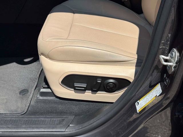 Used 2023 Jeep Grand Cherokee L Limited w/ Luxury Tech Group II AWD/4WD image 18