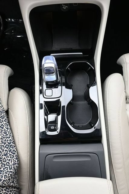 Used 2023 Volvo XC40 B5 Plus w/ Driver Assist Package AWD/4WD image 11