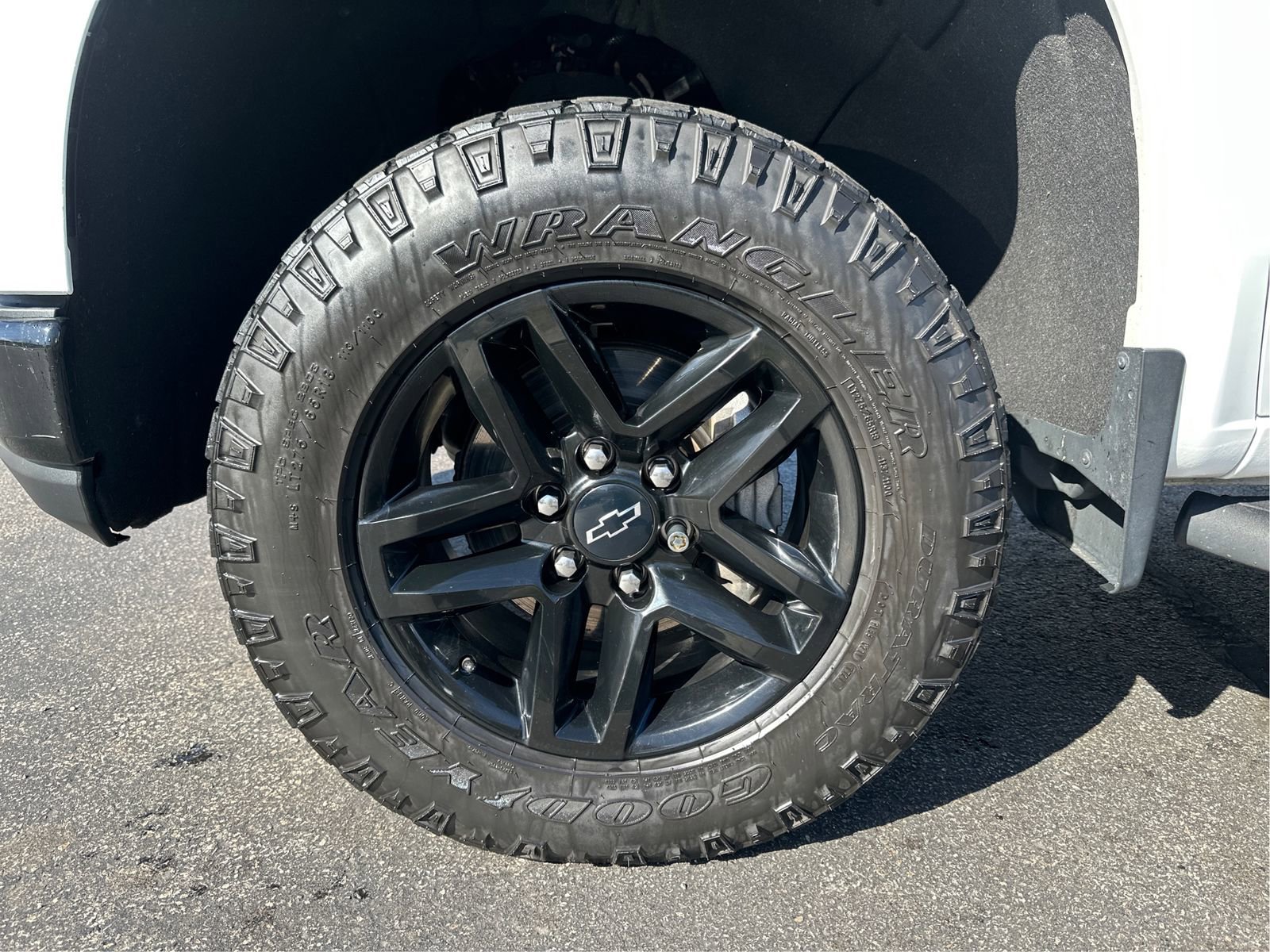 Certified 2021 Chevrolet Silverado 1500 Custom Trail Boss AWD/4WD image 24