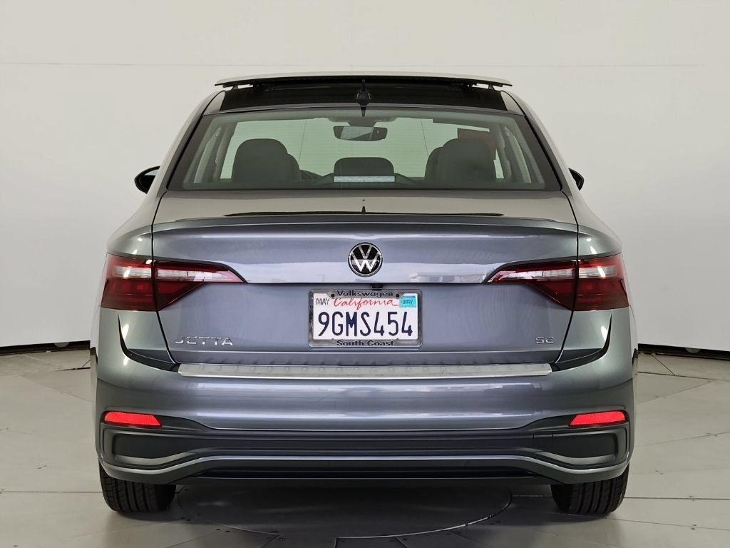 Used 2023 Volkswagen Jetta SE w/ Panoramic Sunroof Package FWD image 8