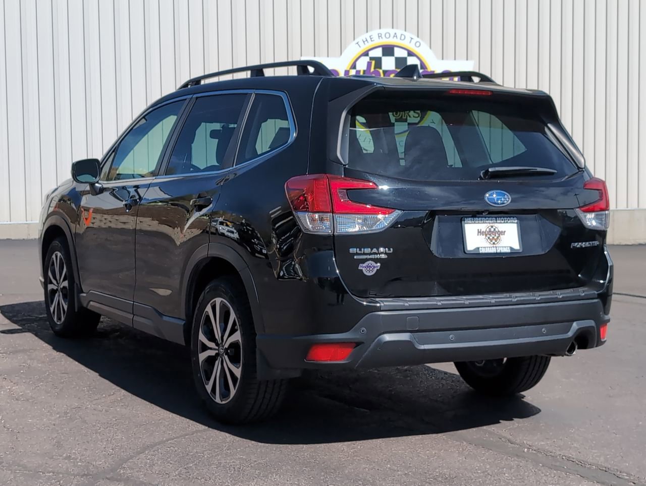 Used 2023 Subaru Forester Limited AWD/4WD image 5
