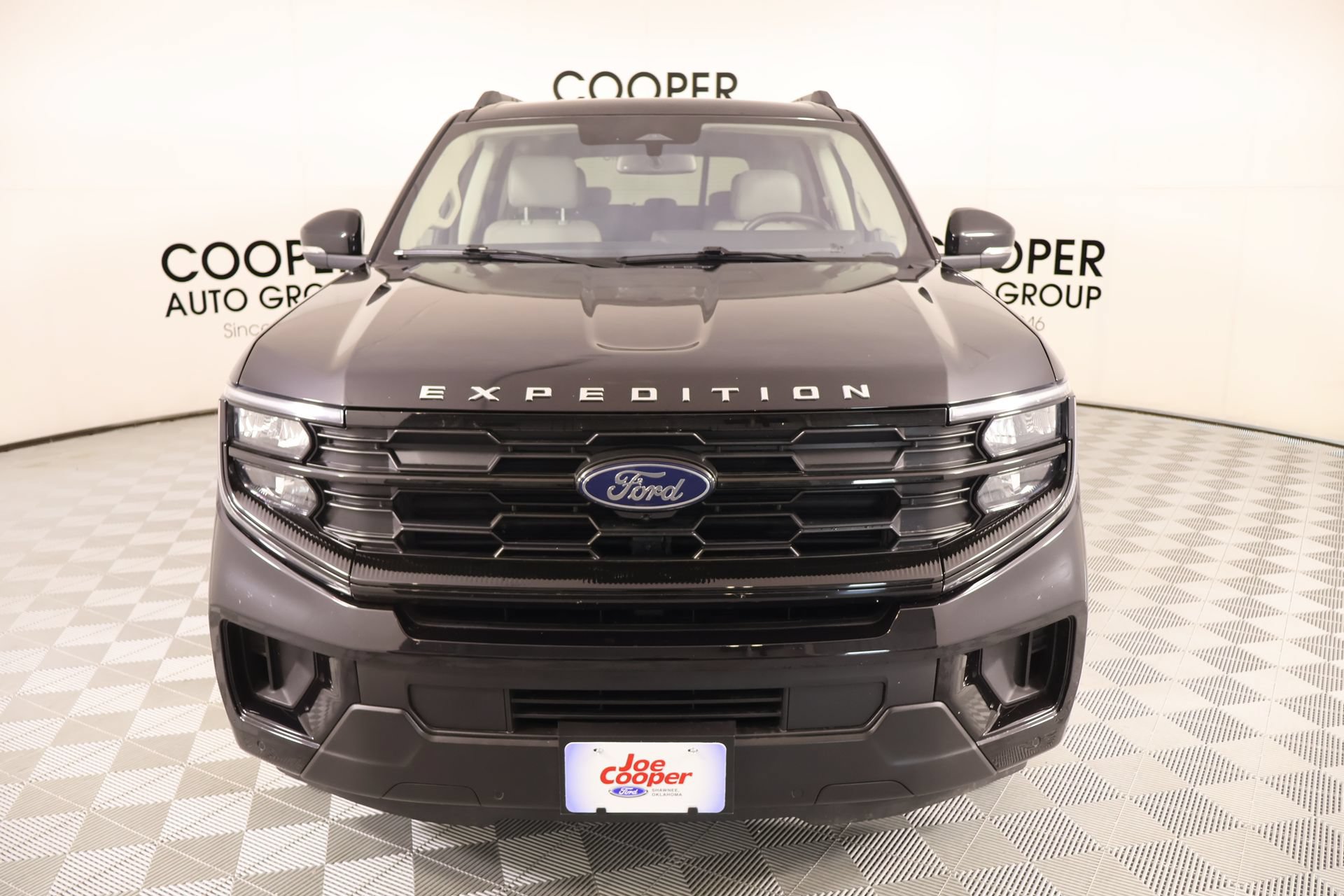 Used 2025 Ford Expedition Active AWD/4WD image 9