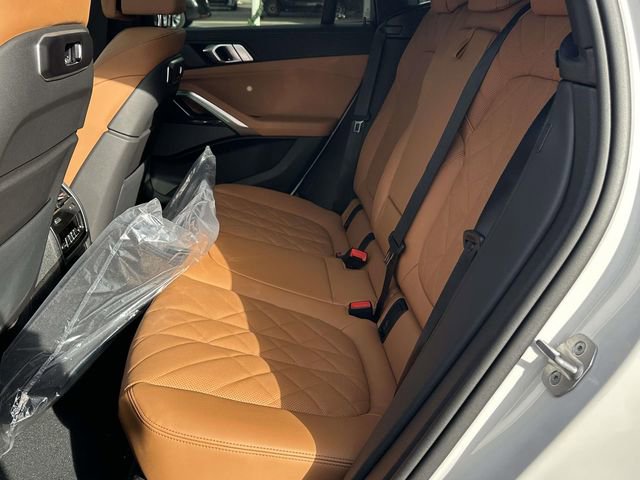 New 2026 BMW X6 xDrive40i w/ Climate Comfort Package image 8