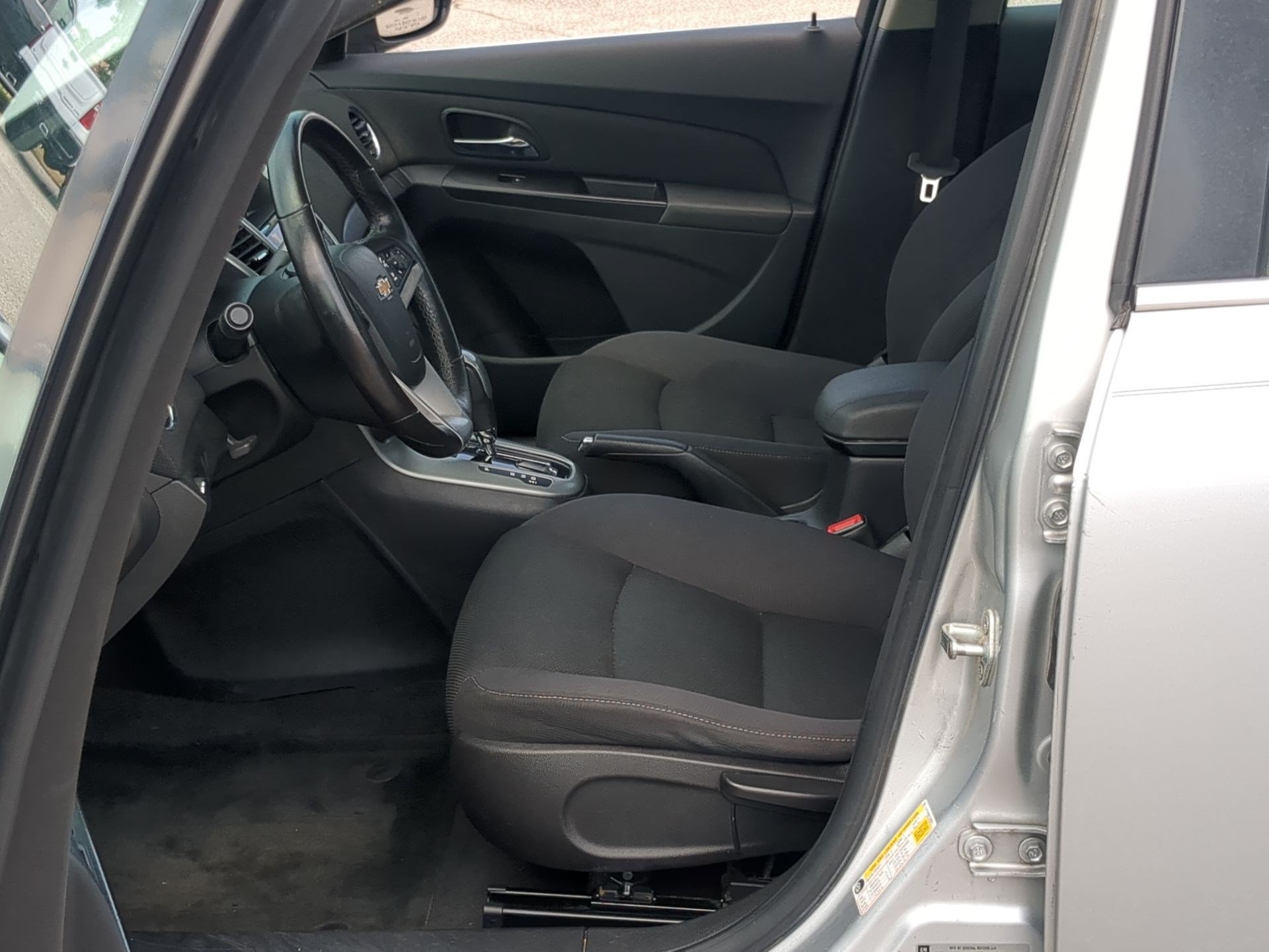 Used 2014 Chevrolet Cruze LT FWD image 11