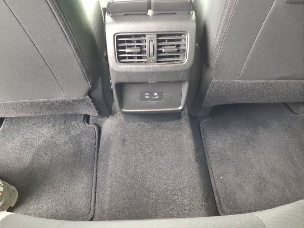 Used 2023 Nissan Rogue SV FWD image 13