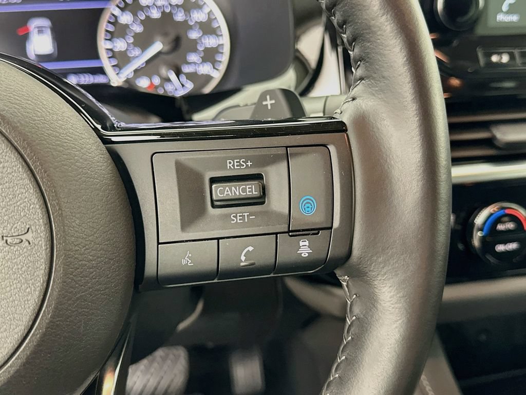 Used 2024 Nissan Pathfinder SL AWD/4WD image 13