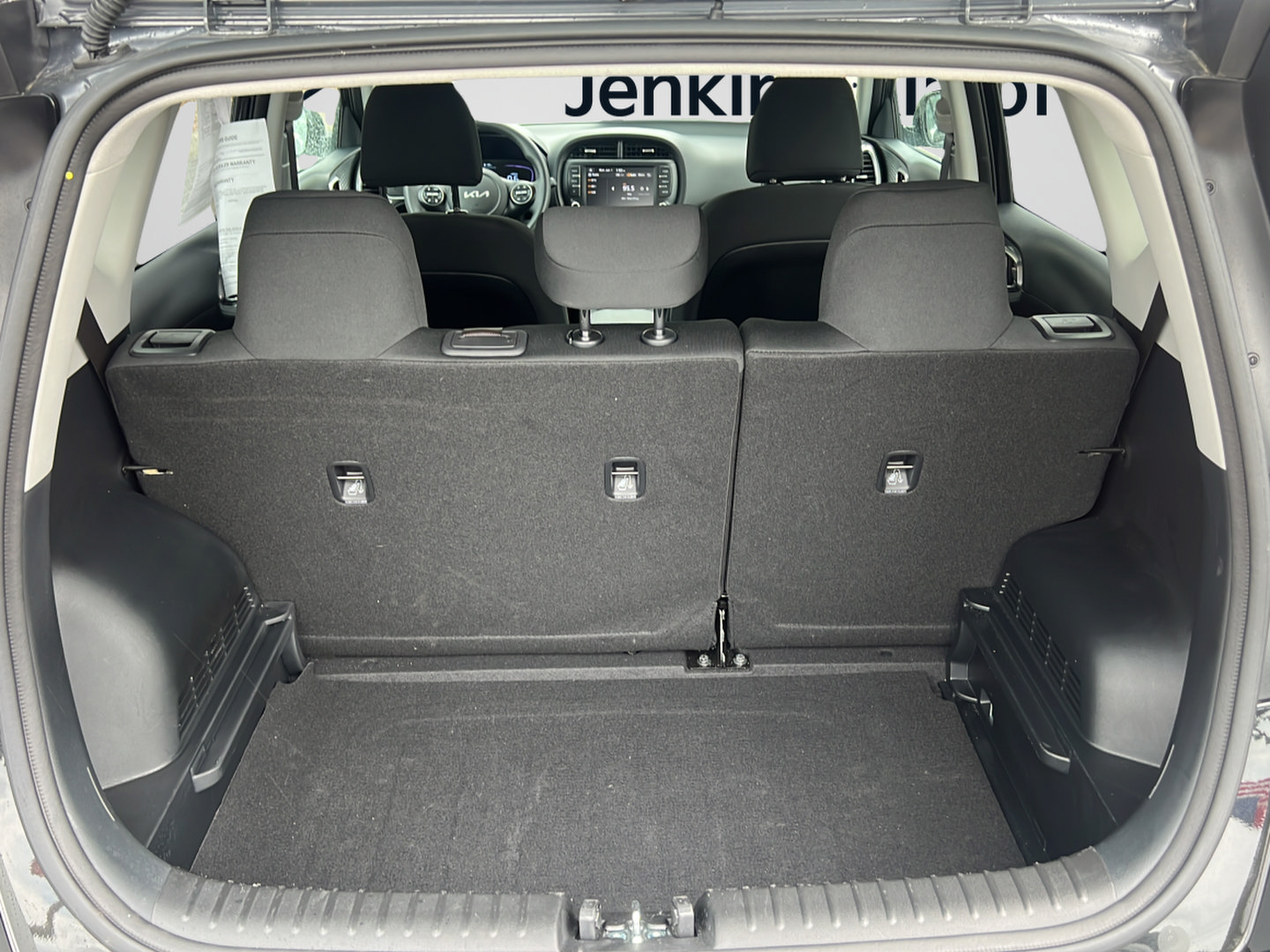 Certified 2025 Kia Soul LX w/ LX Technology Package FWD image 9