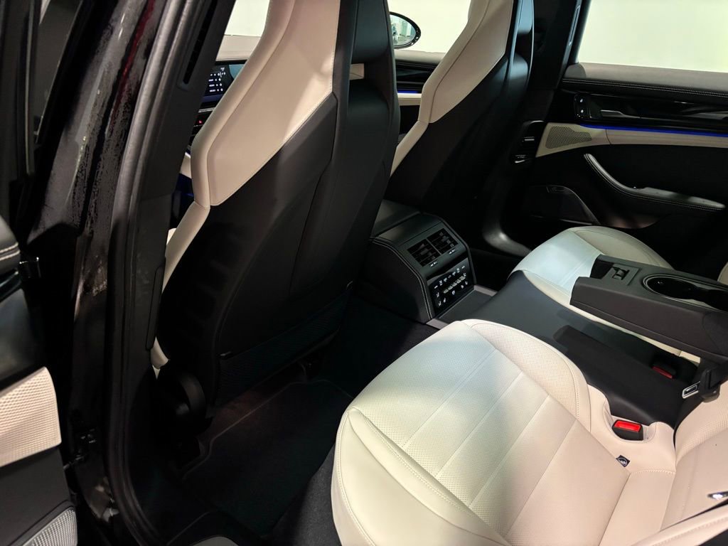 Used 2026 Porsche Panamera 4 image 26