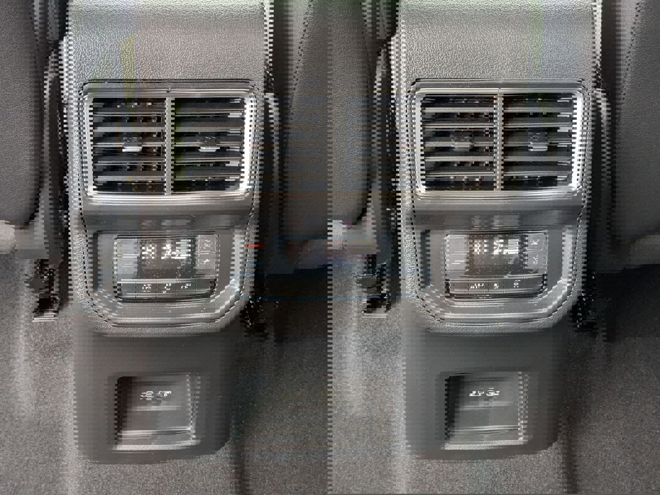 New 2026 Volkswagen Atlas SE image 29