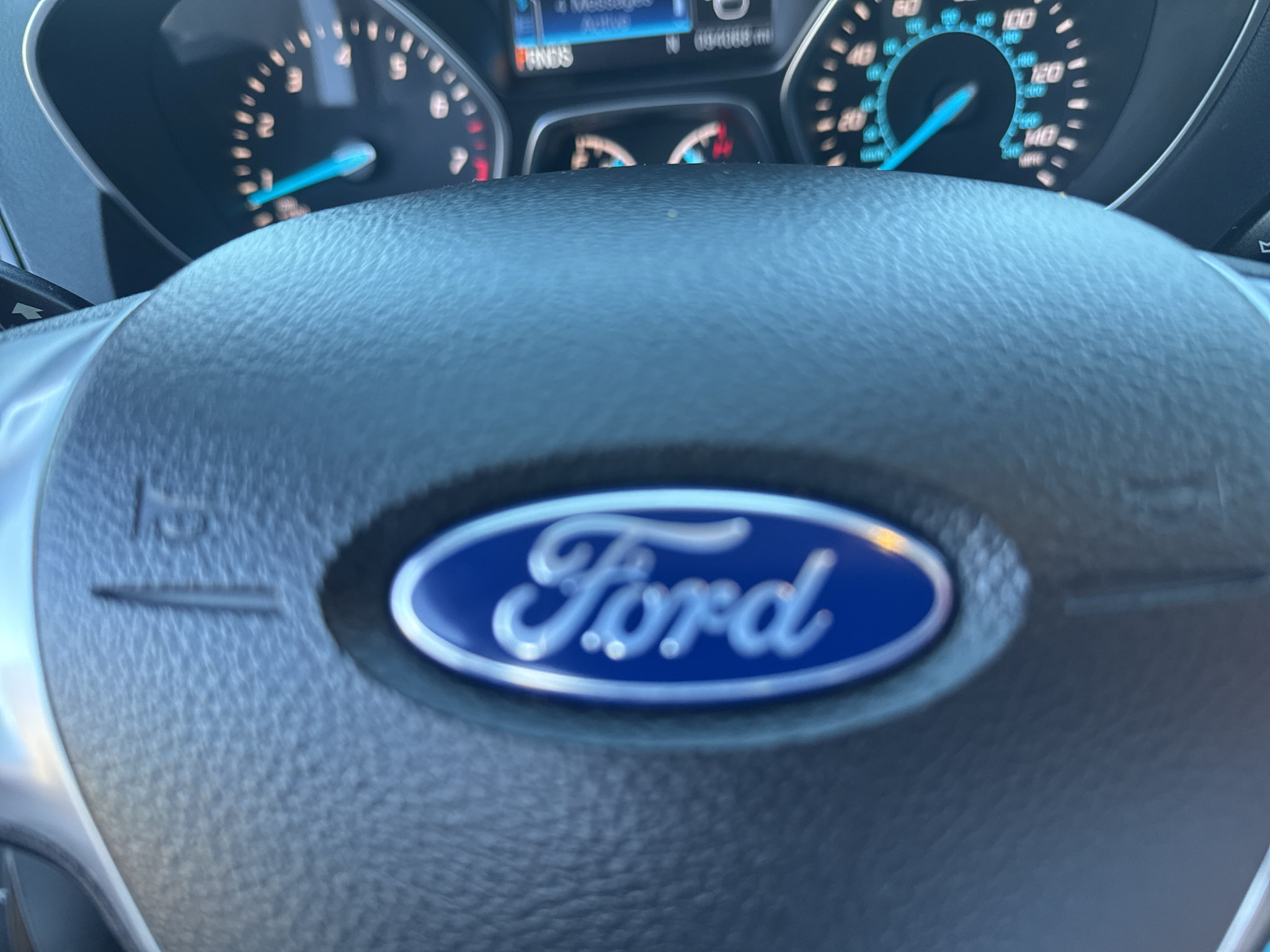 Used 2015 Ford Escape SE w/ SE Chrome Package FWD image 25
