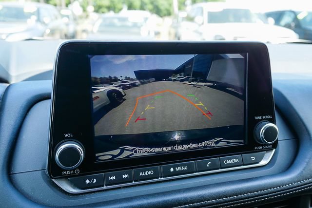 Used 2025 Nissan Rogue SV FWD image 26
