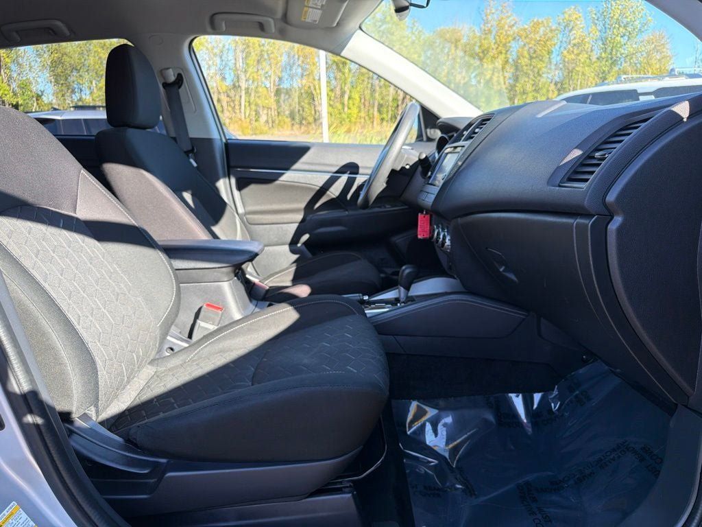 Used 2024 Mitsubishi Outlander Sport ES AWD/4WD image 22