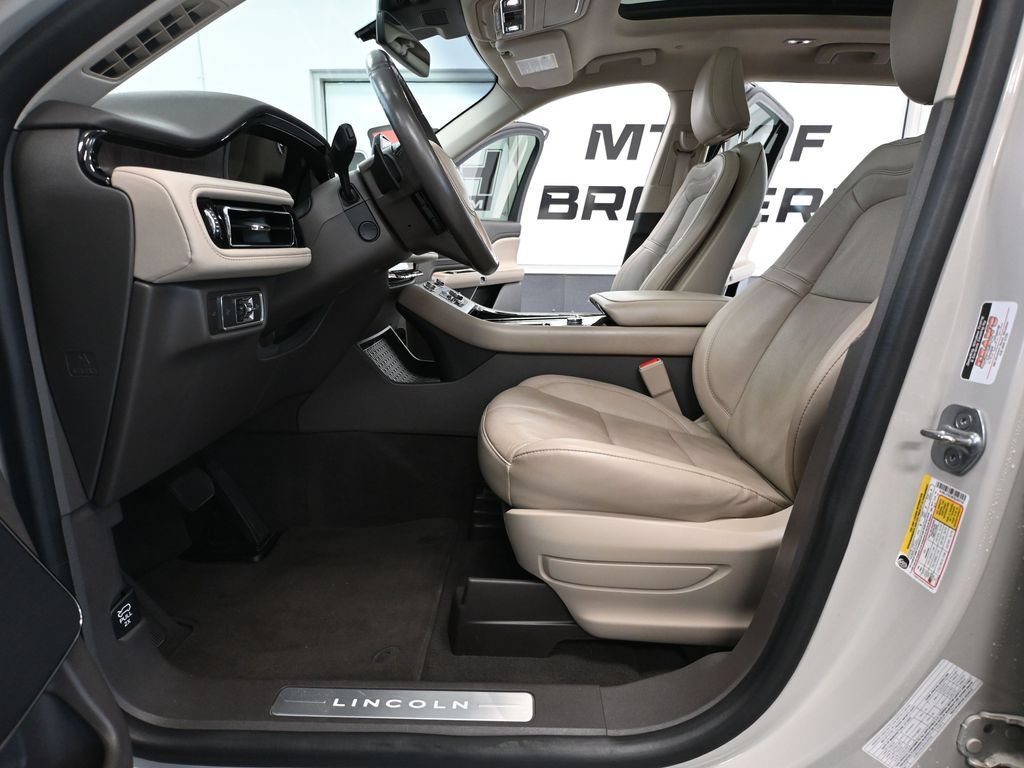 Used 2023 Lincoln Aviator Reserve AWD/4WD image 21