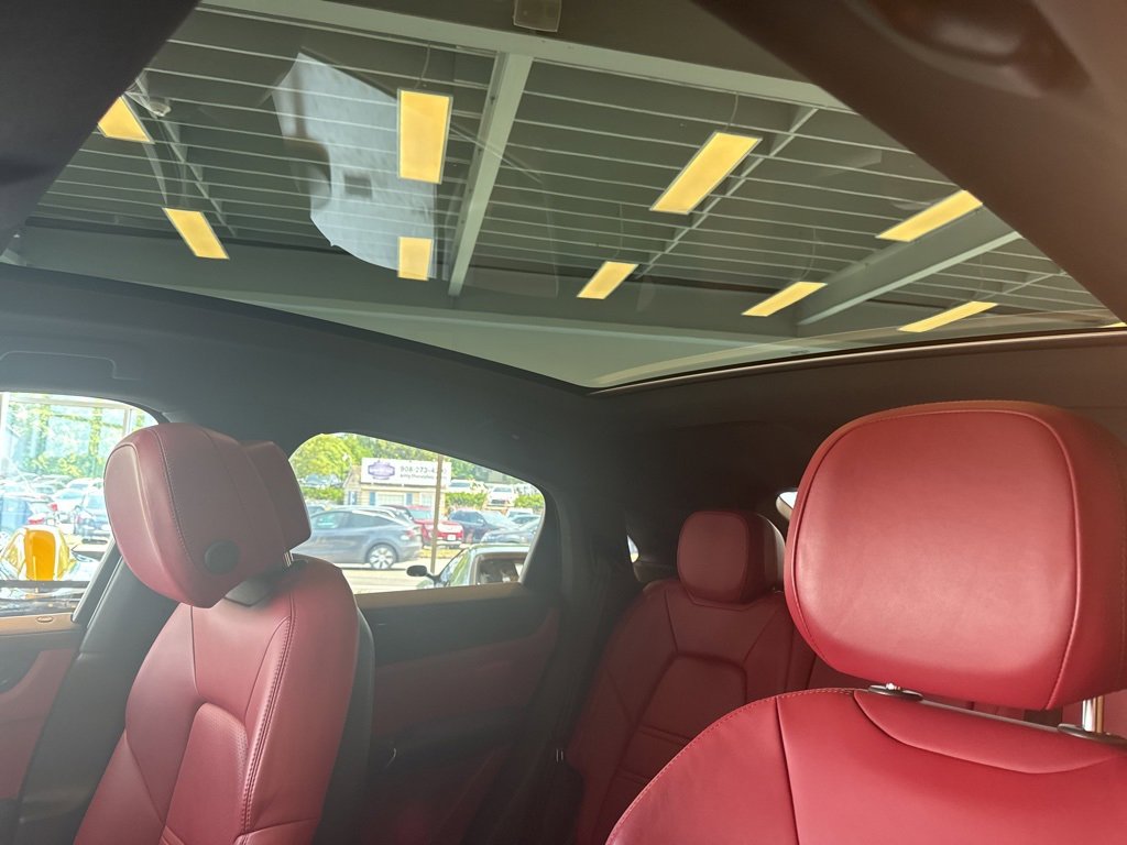 Used 2022 Porsche Cayenne Coupe image 9
