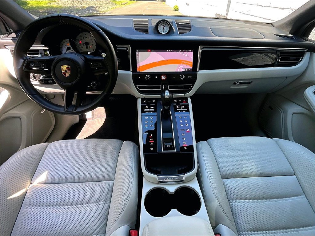 Certified 2023 Porsche Macan GTS AWD/4WD image 18