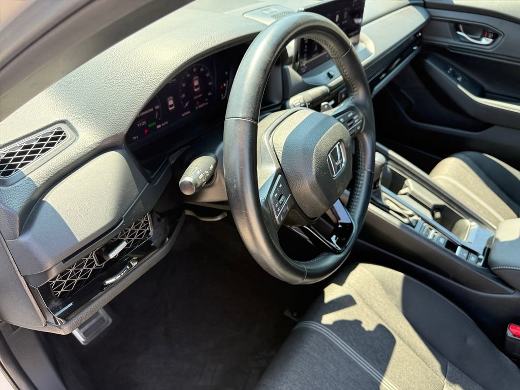 Used 2025 Honda Accord Sport image 27