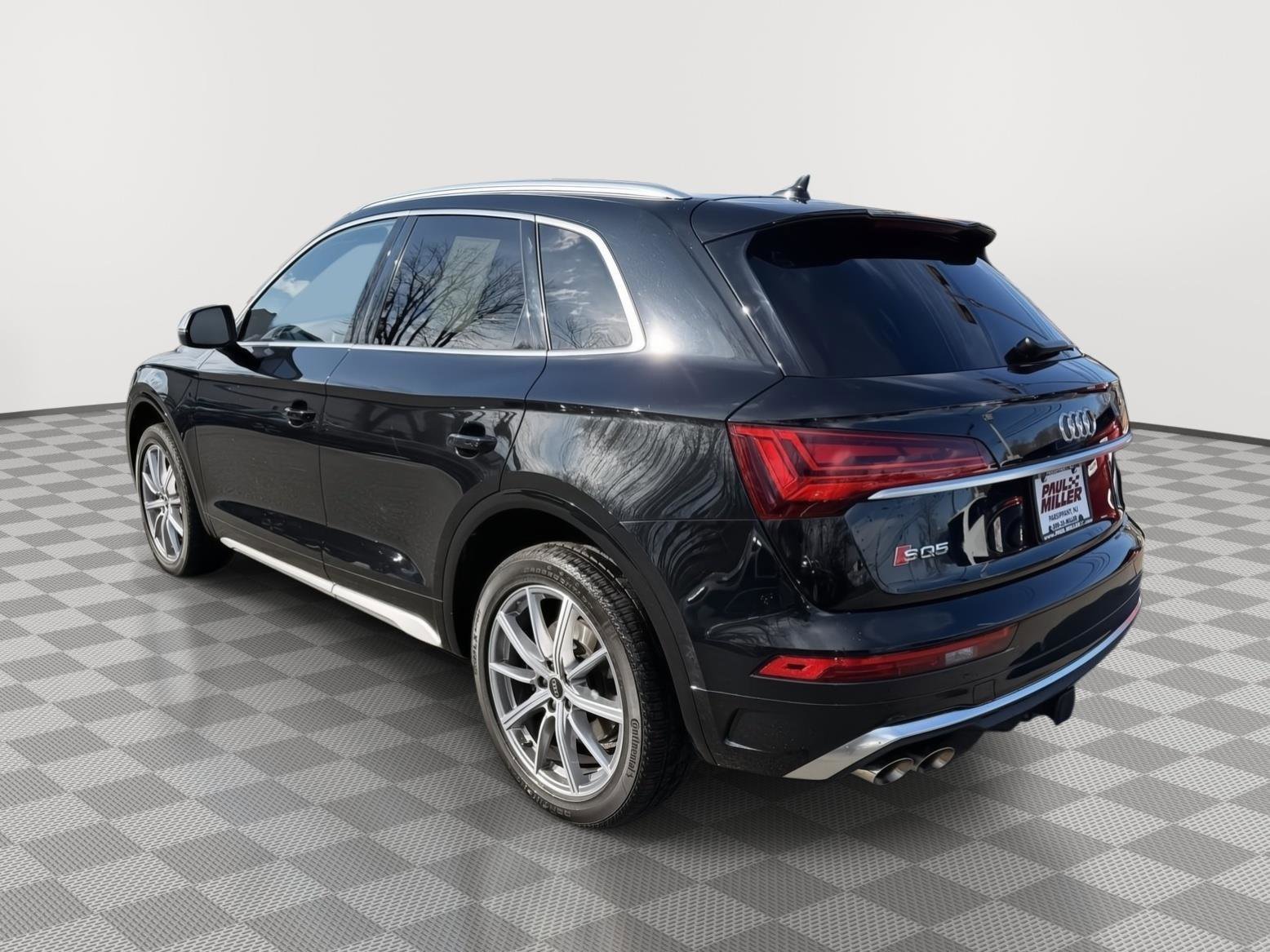 Used 2023 Audi SQ5 Premium Plus w/ Premium Plus Package image 4