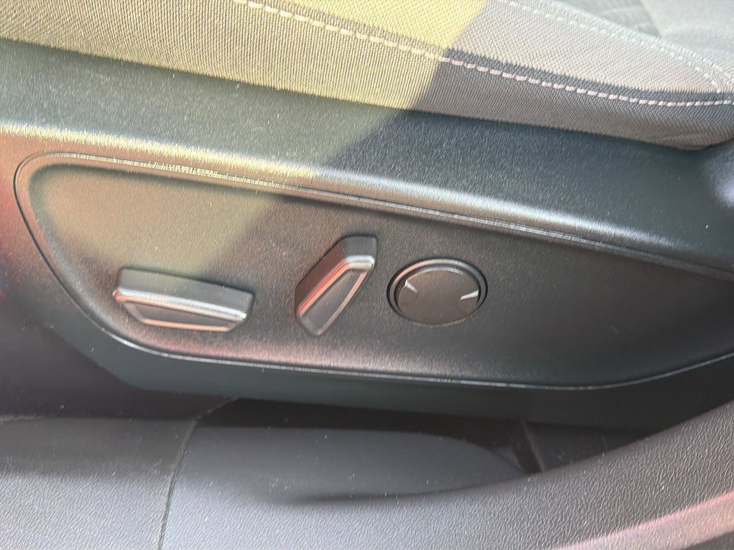 Used 2020 Ford Escape SE AWD/4WD image 14