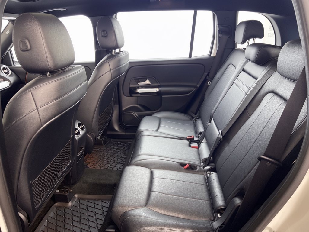 Used 2021 Mercedes-Benz GLB 250 image 25
