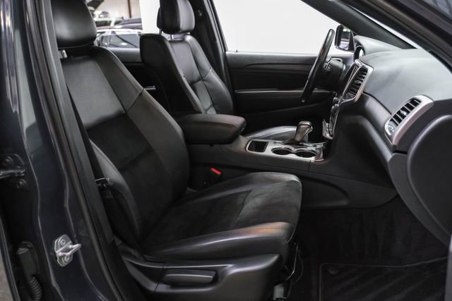 Used 2017 Jeep Grand Cherokee Altitude AWD/4WD image 38
