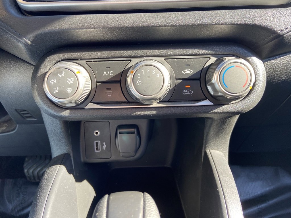 Used 2024 Nissan Versa S w/ Trunk Package image 17