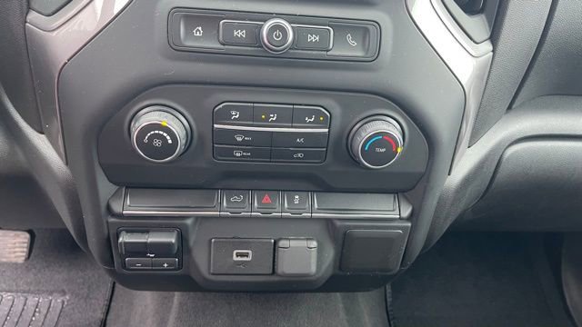 Used 2020 Chevrolet Silverado 2500 Custom w/ Custom Value Package image 16