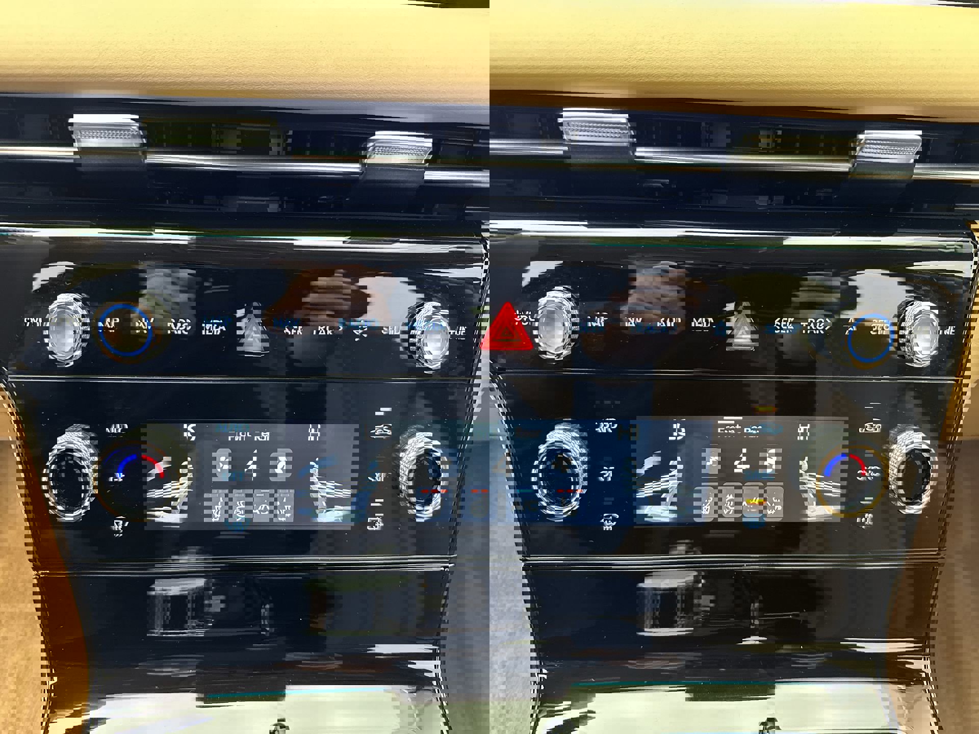 Certified 2025 Genesis G80 2.5T image 19