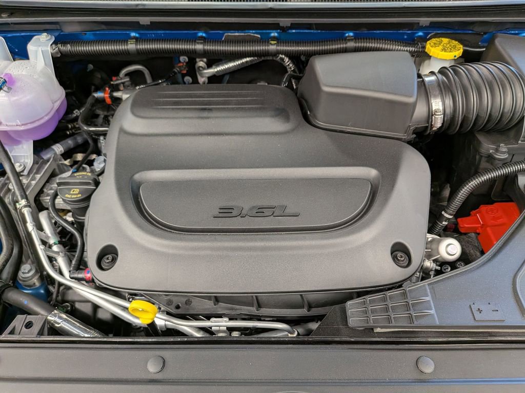 New 2026 Chrysler Pacifica Select AWD/4WD image 28