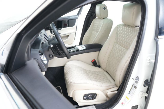 Used 2016 Jaguar XJ L Portfolio image 35