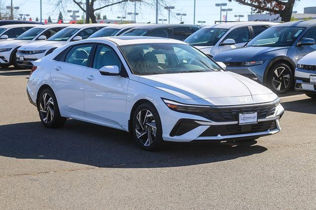 New 2026 Hyundai Elantra Limited FWD image 6