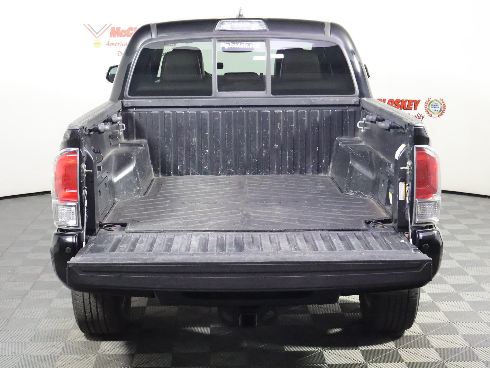 Used 2016 Toyota Tacoma Limited w/ Towing Package AWD/4WD image 8