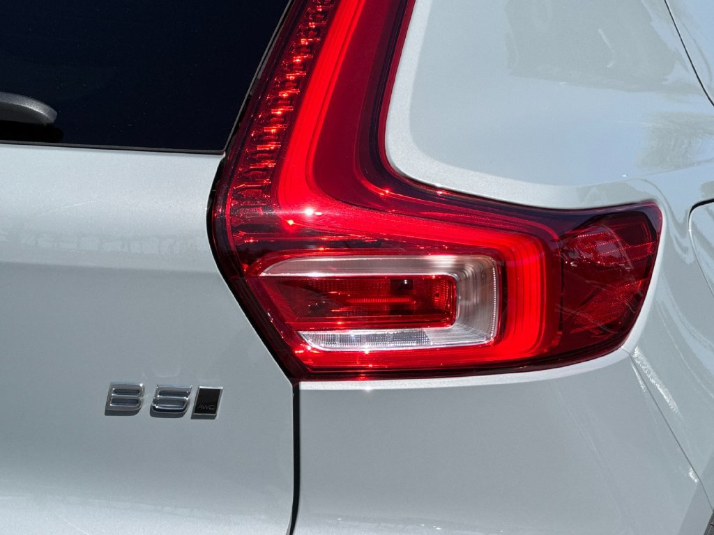 Certified 2024 Volvo XC40 B5 Ultimate w/ Protection Package Premier AWD/4WD image 26