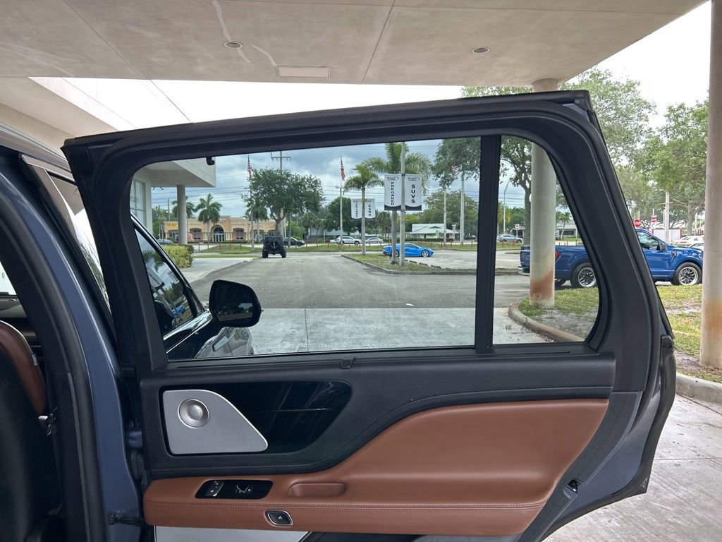 Used 2021 Lincoln Aviator Reserve w/ Equipment Group 201A RWD image 36