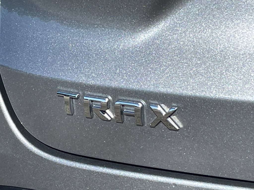 Used 2024 Chevrolet Trax LS w/ LS Convenience Package FWD image 17