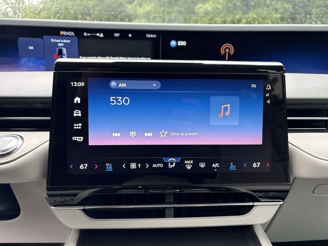 New 2026 Lincoln Nautilus Reserve AWD/4WD image 16