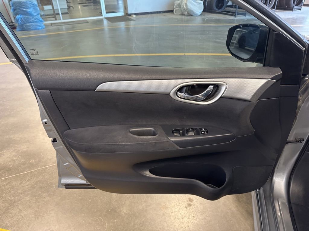 Used 2014 Nissan Sentra SR w/ SR Driver Package FWD image 22