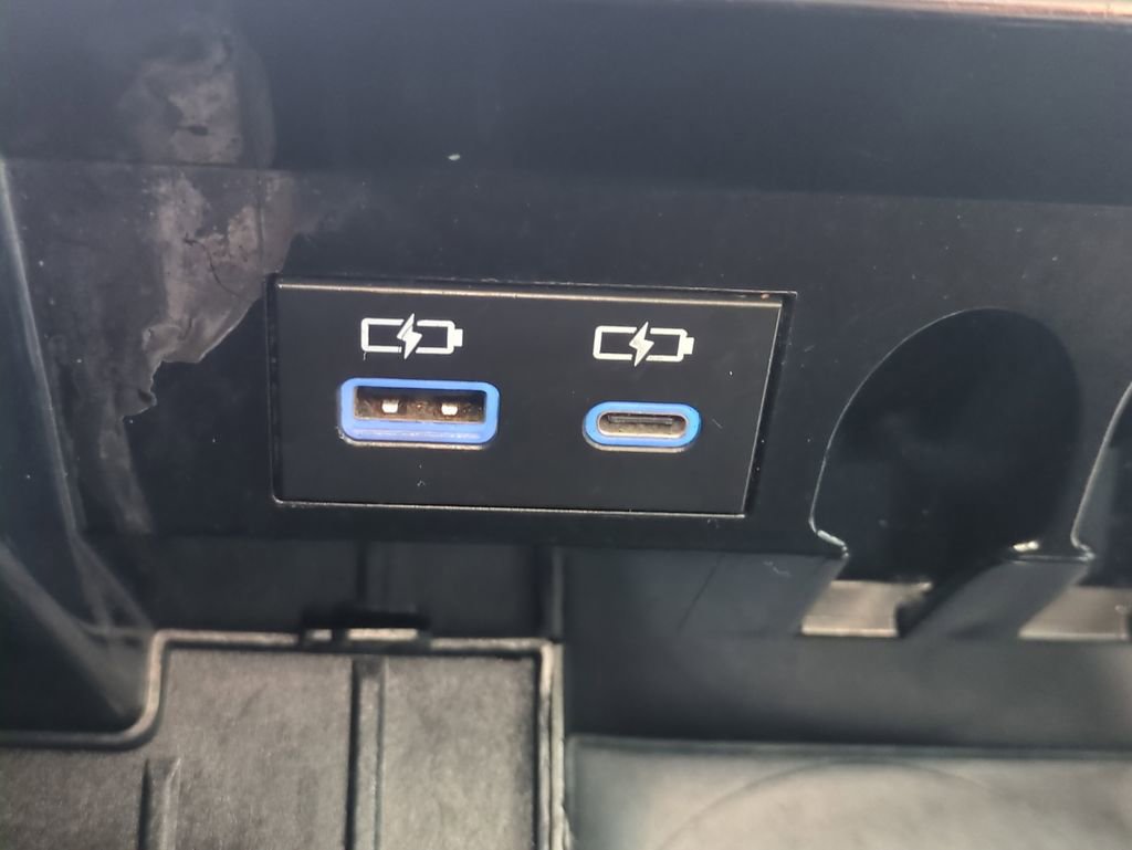 Used 2022 Toyota Tundra SR5 w/ SR5 Convenience Package image 24