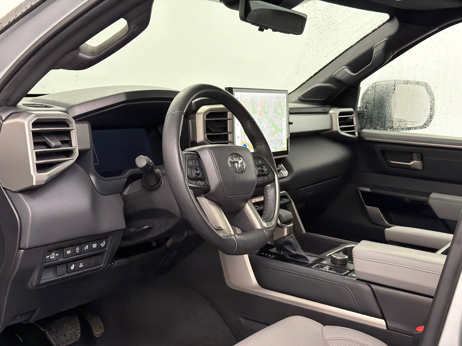 Used 2025 Toyota Tundra Limited AWD/4WD image 13
