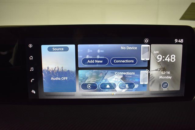 Certified 2025 Nissan Kicks SR image 18