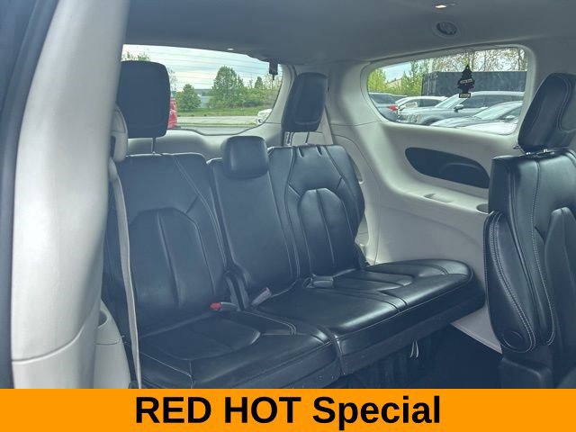 Used 2023 Chrysler Pacifica Touring-L FWD image 36