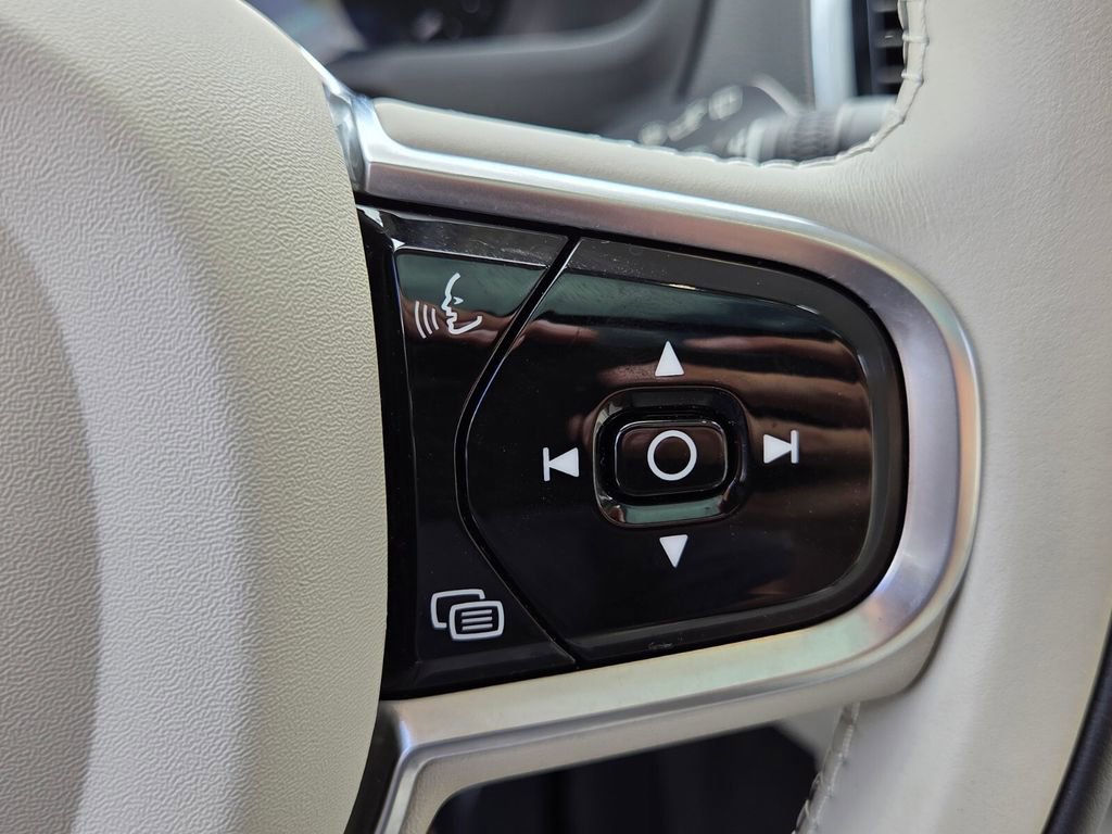 Used 2023 Volvo XC90 B6 Ultimate image 24