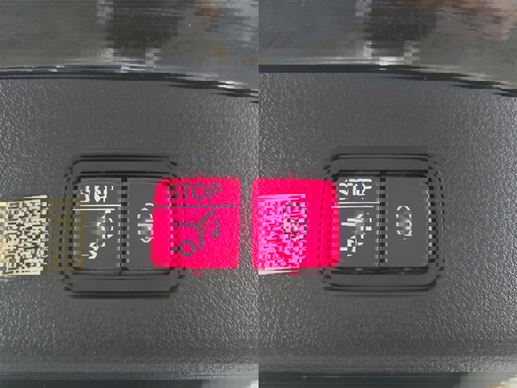 Used 2023 Mercedes-Benz GLC 300 4MATIC image 16