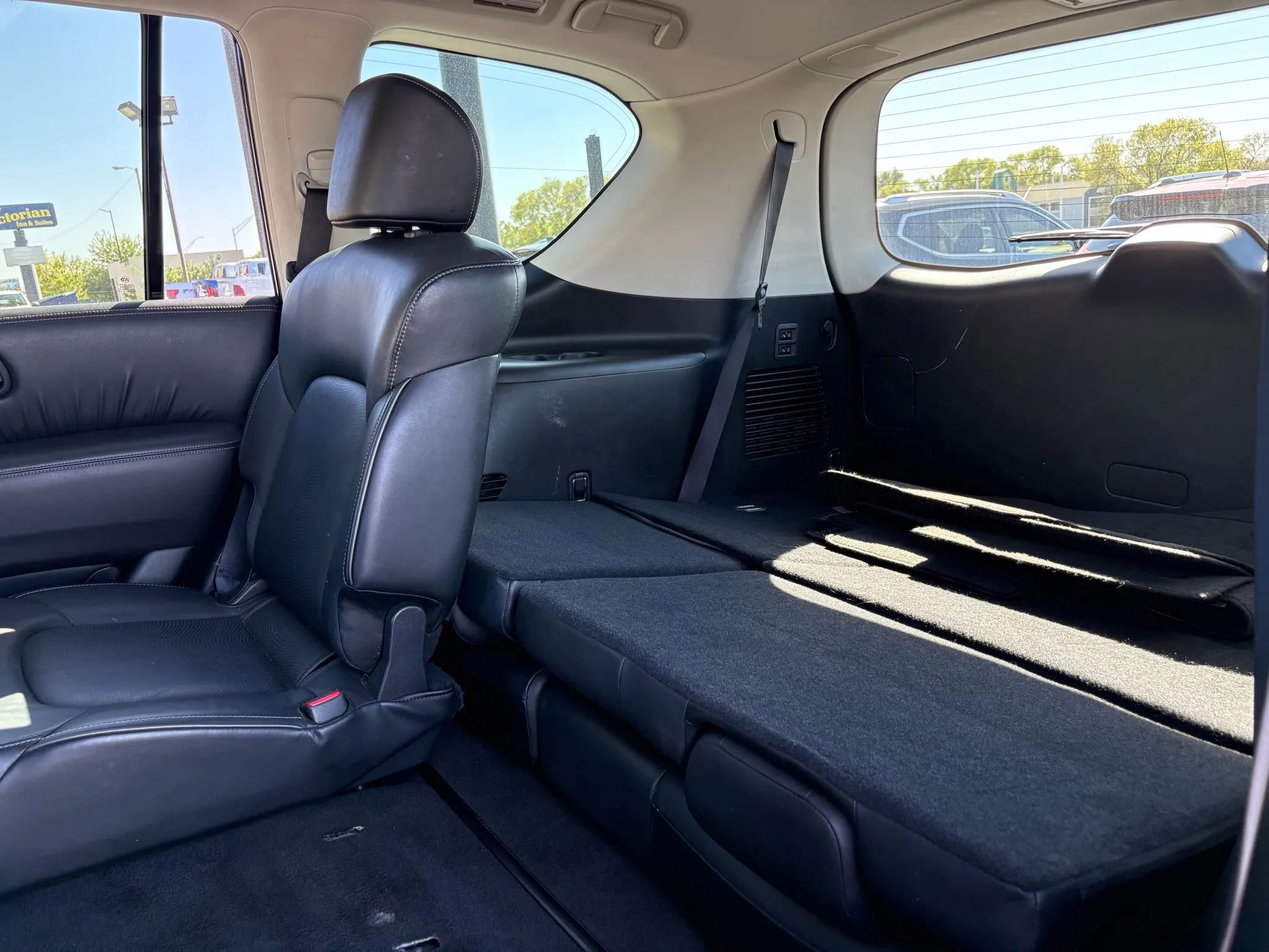 Used 2017 INFINITI QX80 4WD image 25