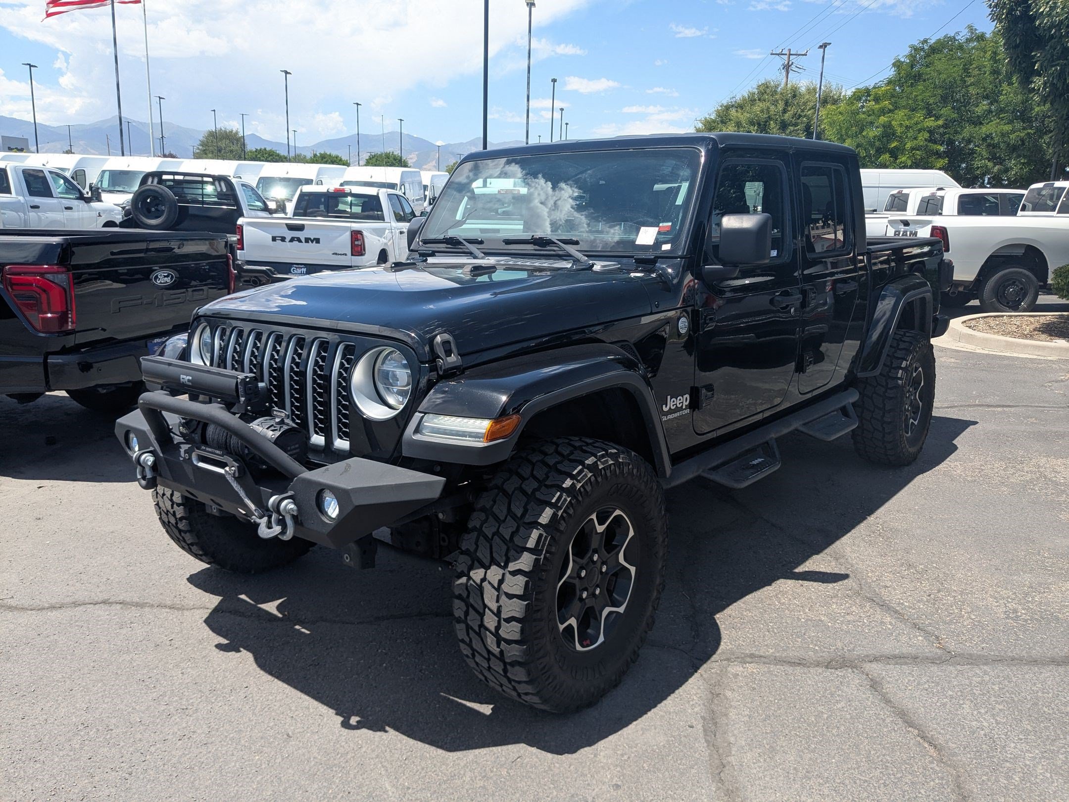Used 2020 Jeep Gladiator Overland w/ Popular Equipment Package AWD/4WD image 10