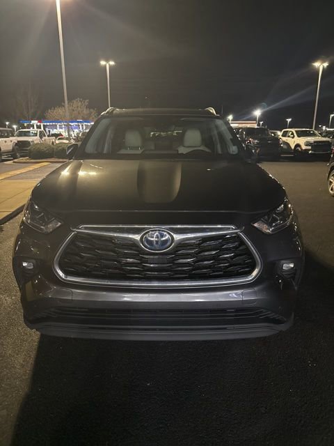 Used 2023 Toyota Highlander Limited image 2