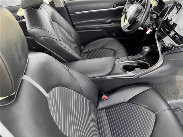 Used 2024 Toyota Camry SE image 19