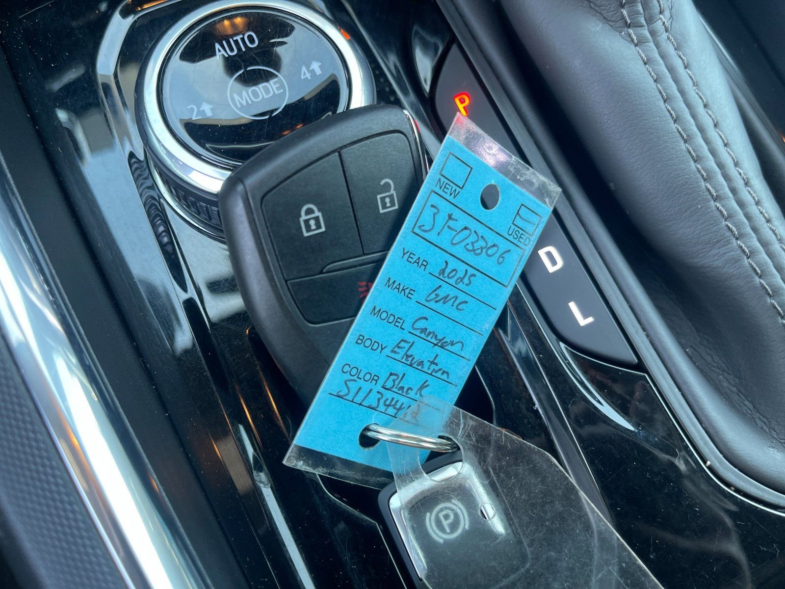 Used 2025 GMC Canyon Elevation image 10