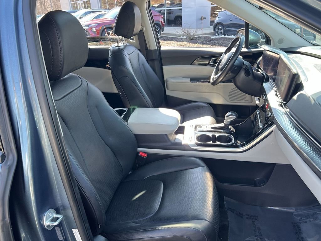 Used 2024 Kia Carnival SX Prestige image 28