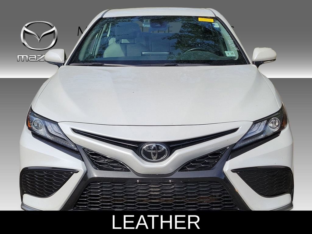 Used 2023 Toyota Camry XSE image 3